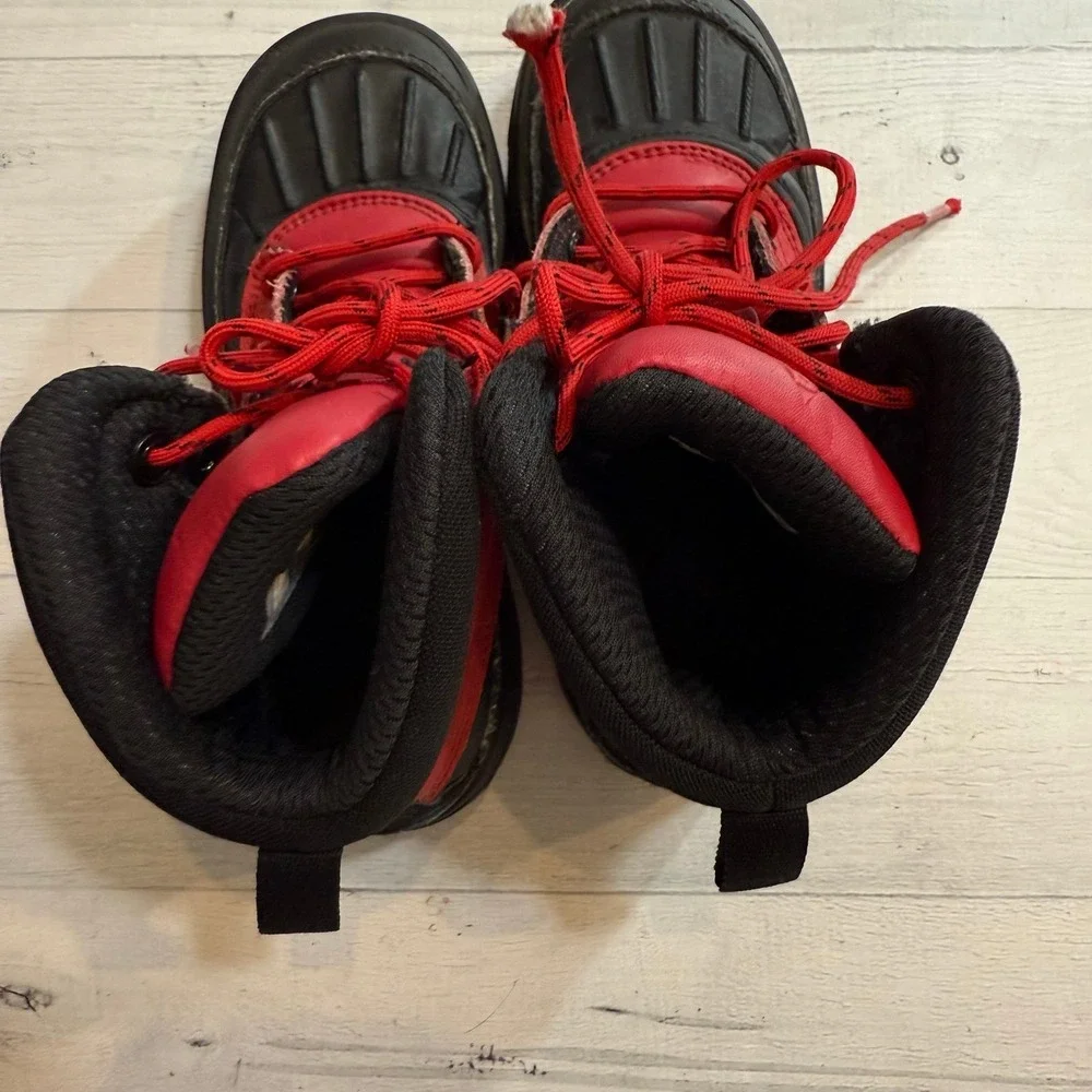 Nike ACG Woodside 2 High Boots little kids Size 13 red Black‎ 524873-601